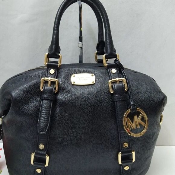 Michael Kors Black Pebbled
Leather Top Handles Zipper
Closure Satchel Bag - Picture 1 of 11